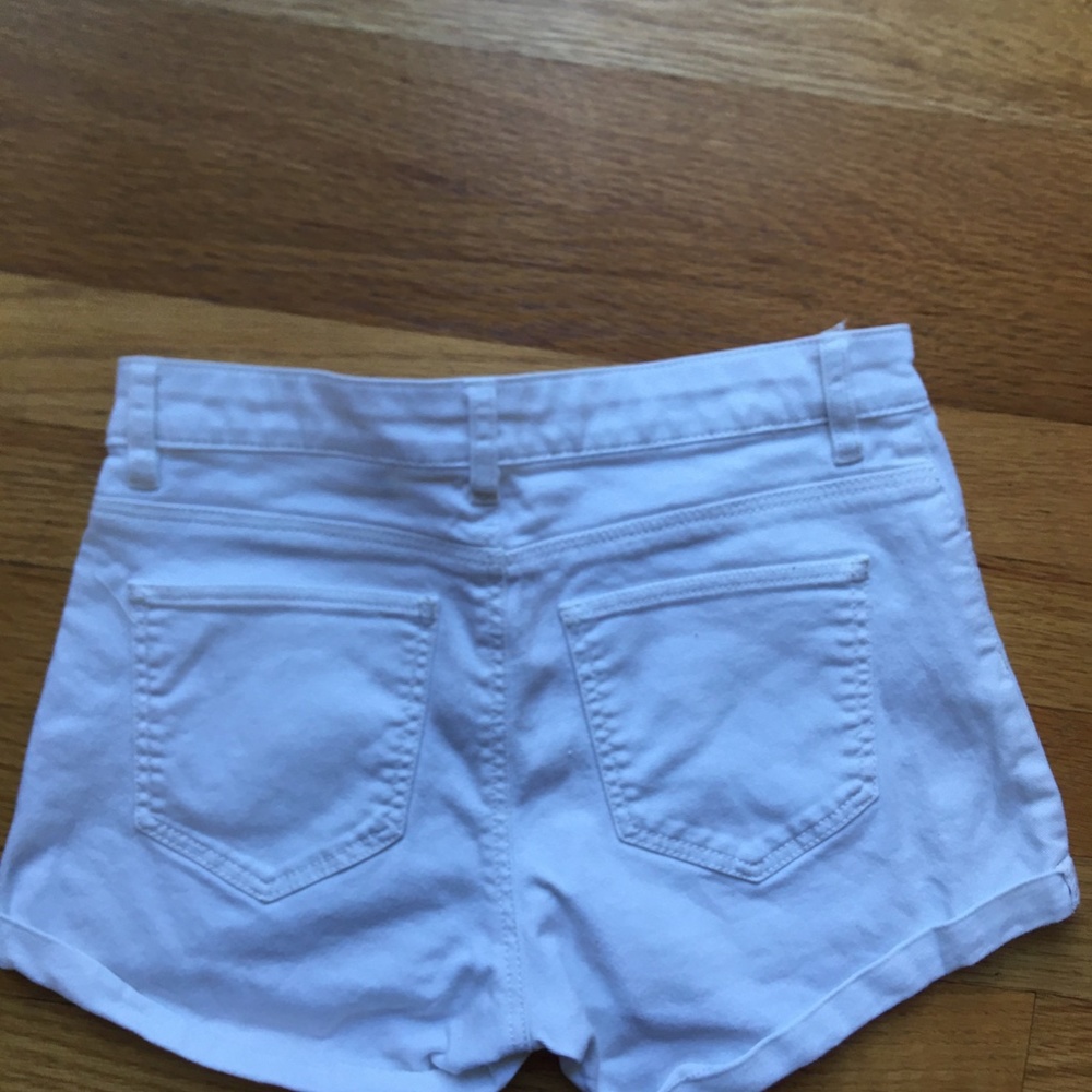 H&M Shorts - Picture 9 of 9